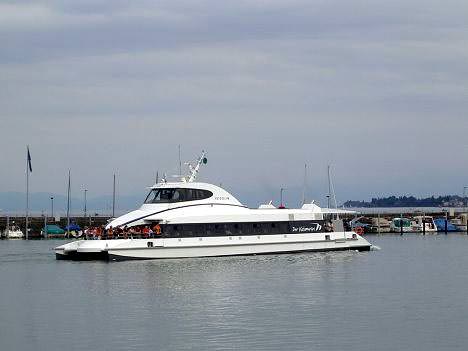 Schnelle Verbindung Konstanz - Friedrichshafen mit dem Katamaran